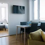 Hestia Seaport Апартаменты *